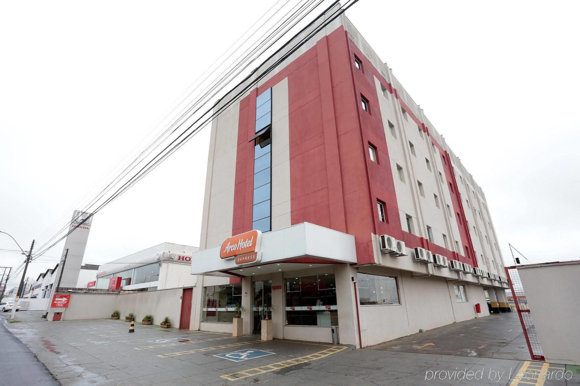 Hotel Dan Inn Sao Carlos By Nacional Inn Buitenkant foto
