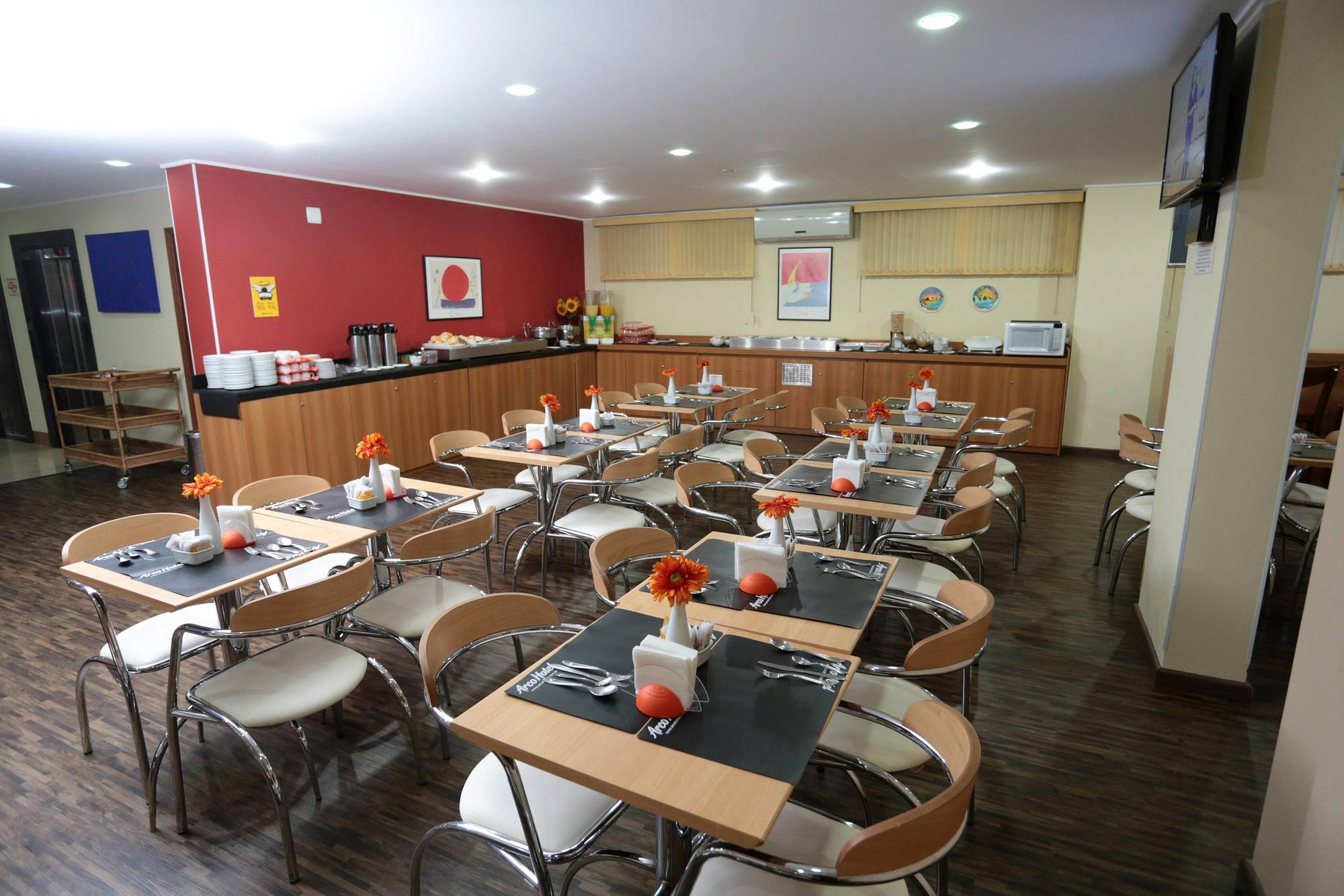 Hotel Dan Inn Sao Carlos By Nacional Inn Buitenkant foto